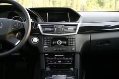 奔驰E级长轴距E300L 时尚型(加长版)中控台图片
