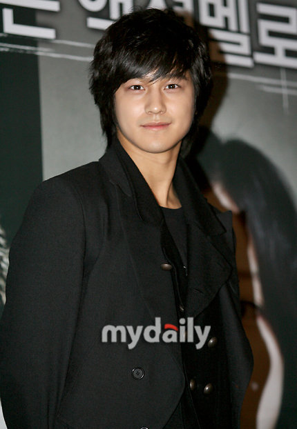 金范《飞翔》被判19禁 推迟上映申请再评定