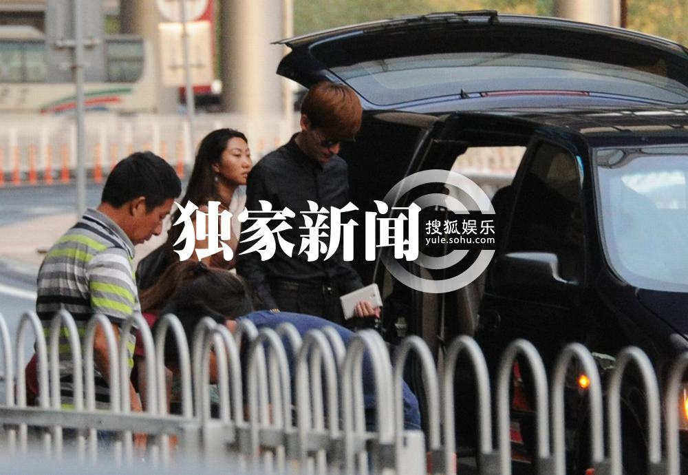 独家:张翰帅气回京 花儿与少年再聚首