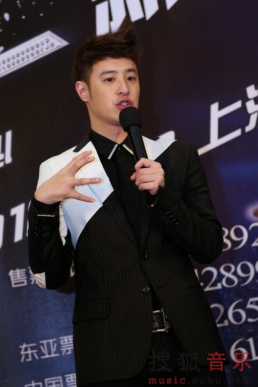 潘玮柏宣传个唱玩互动 要与歌迷零距离开唱-潘