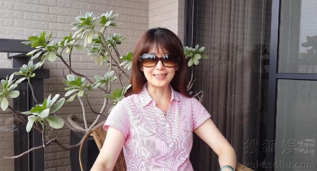 孙茜大婚倒计时 毕福剑哈文蔡少芬等好友送祝