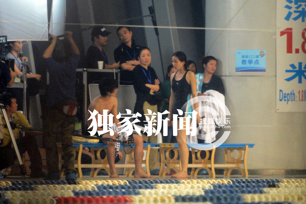 独家:刘诗诗搭配帅男拍新片 上演泳装诱惑