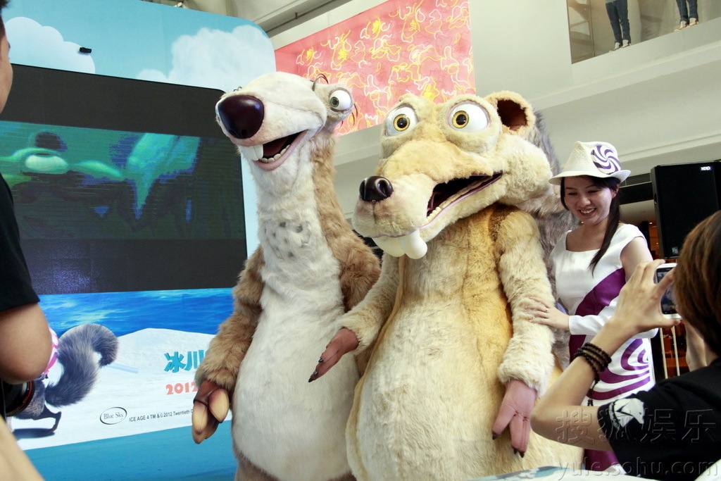 孙俪助阵《冰河时代4》 坦言教育儿子要有爱-