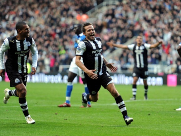 英超赛季最佳阵容:范佩西领衔 曼城四将压曼联