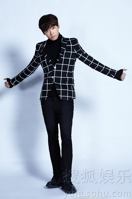 李易峰称拍《古剑奇谭》压力大 新作挑战动作戏