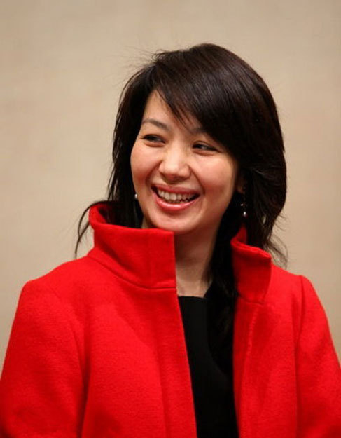 胡军全家福曝光 <em>女儿</em>长相似妈妈-全家福,据介绍