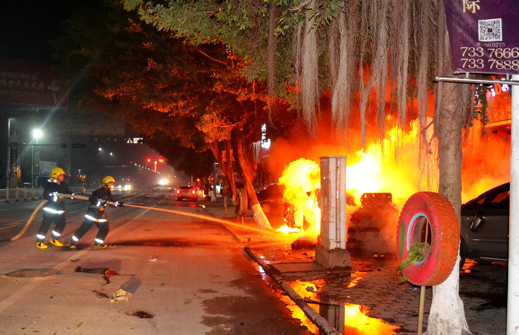  小车起火致5死 _海宁车祸致5死2伤图片_宜宾惨