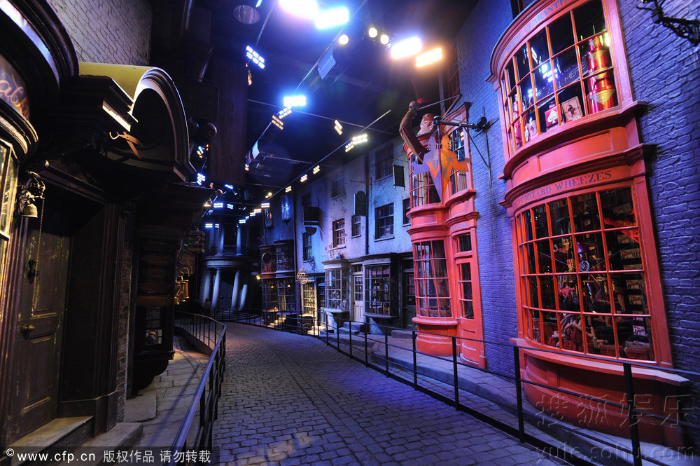 华纳启动哈利波特主题巡展 带哈迷畅游魔法世