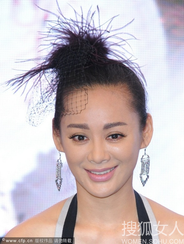 杨钰莹圆脸如月饼 大饼脸的明星