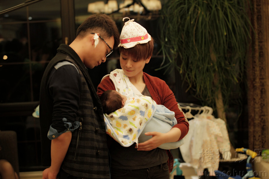 《抹布女》精彩收官 曝海清张译激吻剧照