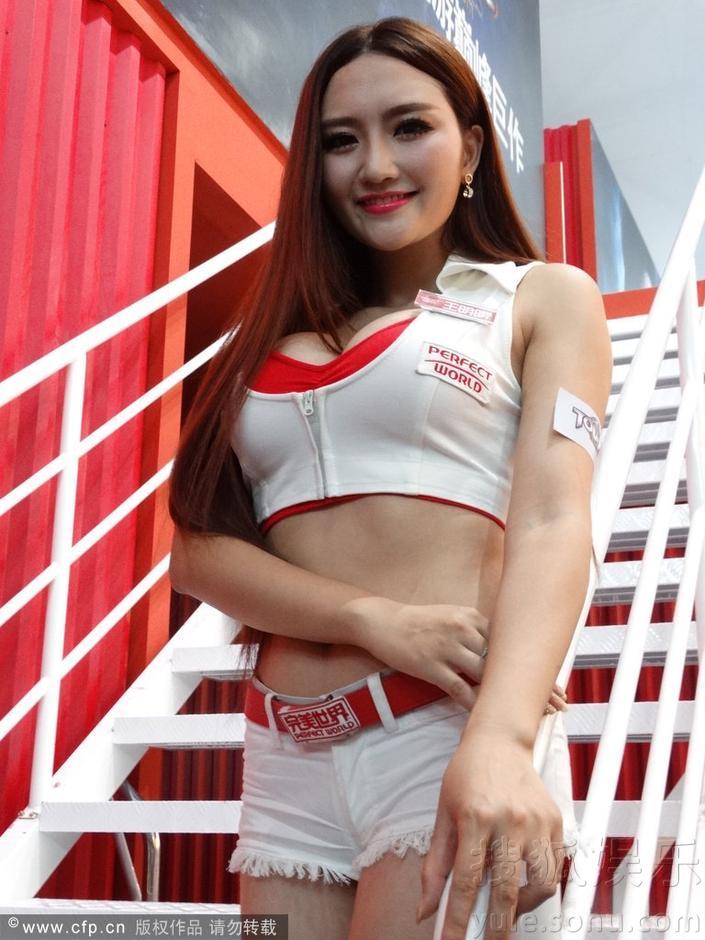 小柳岩图片