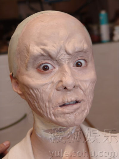 女星扮丑盘点:赵薇光头李小璐变村姑