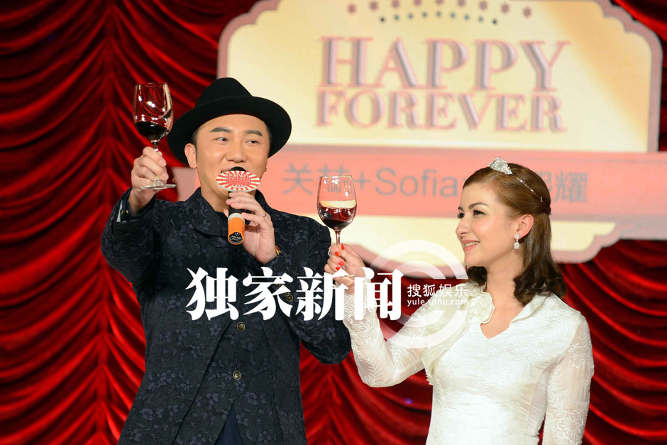 独家:关喆婚礼暨儿子百日宴 杨坤现场认干儿子
