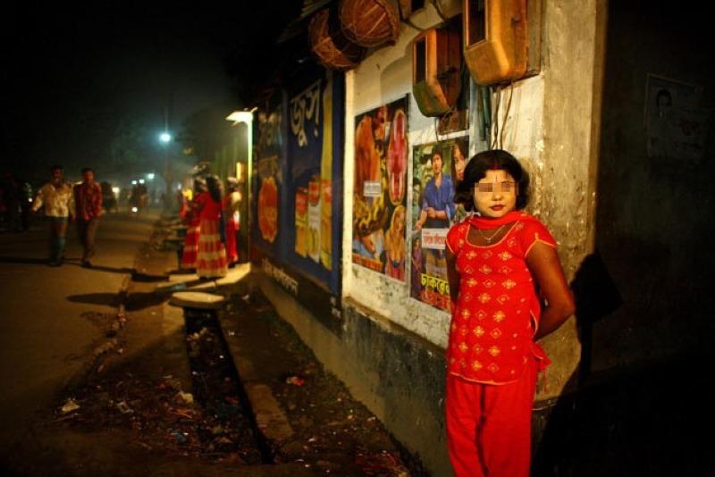 孟加拉童妓悲惨生活 为揽嫖客滥用药催熟幼女