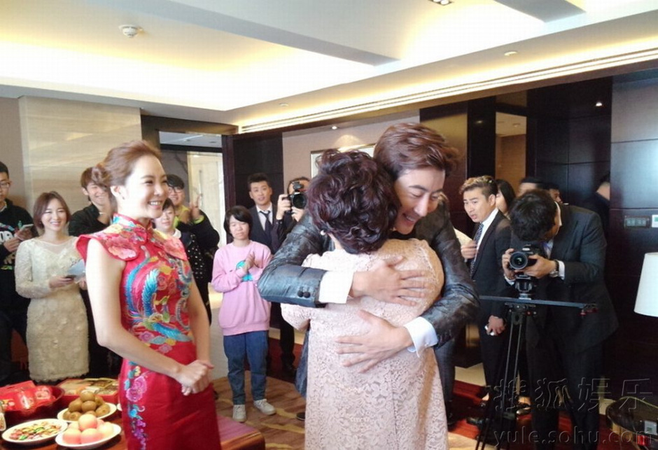 太原结婚人口_太原结婚扇子钱贴法图(2)