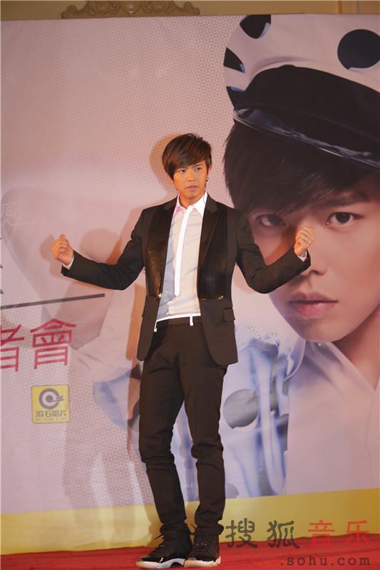 鸿升举办新专辑亚洲记者会 劲歌热舞超有感50