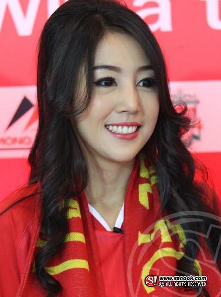 高清:红军泰国行华人<em>美女</em>抢镜 性感<em>热舞</em>领<em>风骚</em>