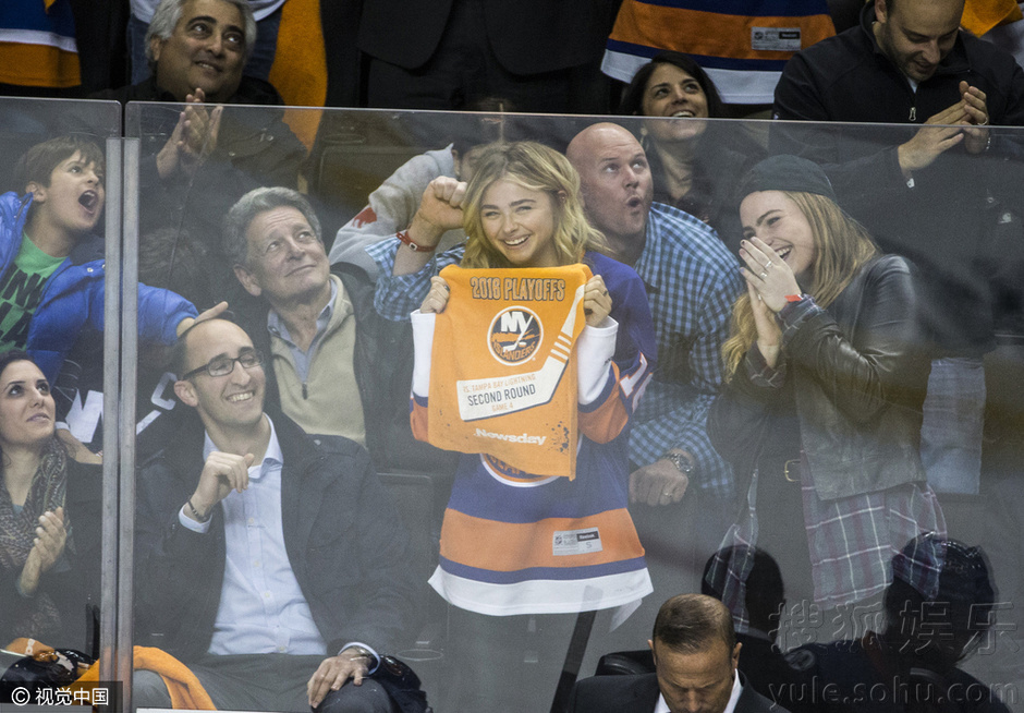 科洛-莫瑞兹看球赛吃冰淇淋 表情包源源不绝