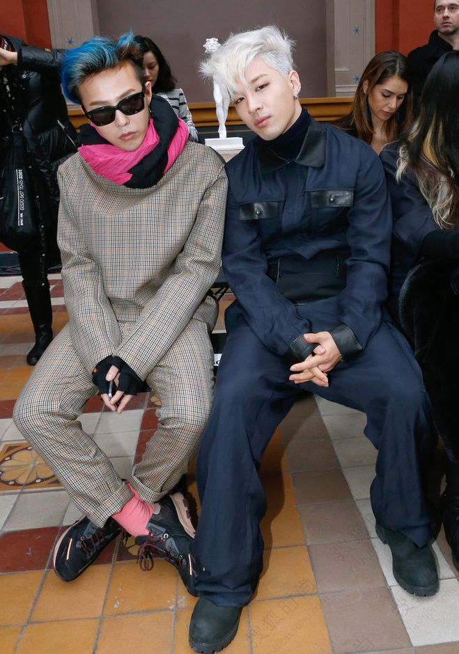 Bigbang<em>权志龙</em>亮相时装周 彩色<em>头发</em>成焦点61