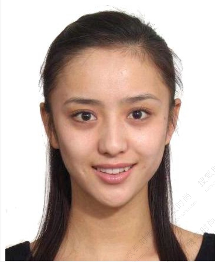 以前明星很怕素颜见人,但是现在不同了,没事就自己晒晒素颜照,素颜美才是真的美,不过仍有网友大呼真实的hold不住。大家都知道林志玲很美,但是没想到素颜的她更美,另外很多人说李小璐整容,她就经常发自己的素颜照或是想证明什么。明星们的素颜照你看谁最正点?