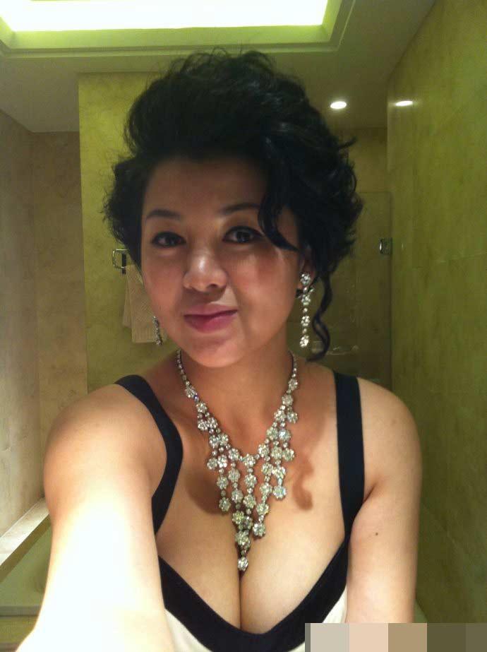 雪村老婆俞晴性感私房照曝光