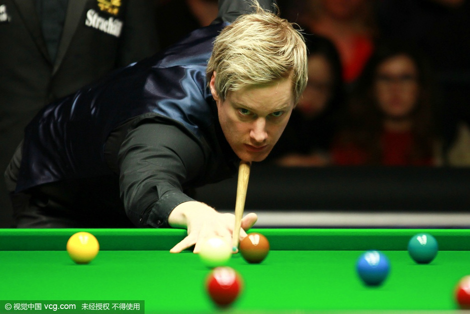 高清图:丁俊晖轰147挥拳庆祝 握手告别不留憾