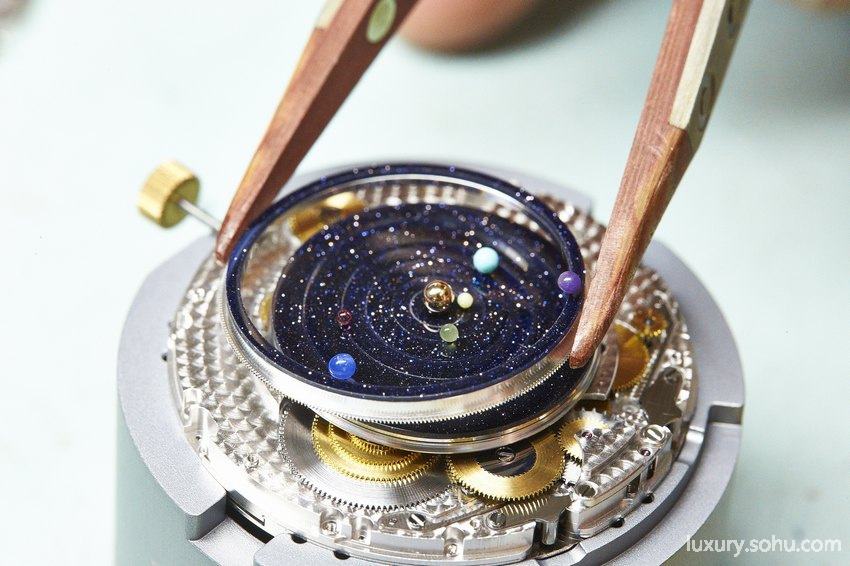 梵克雅宝午夜诗意复杂功能腕表:诗意星空