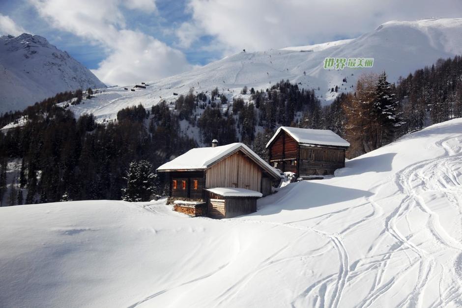 雪山上的度假小屋