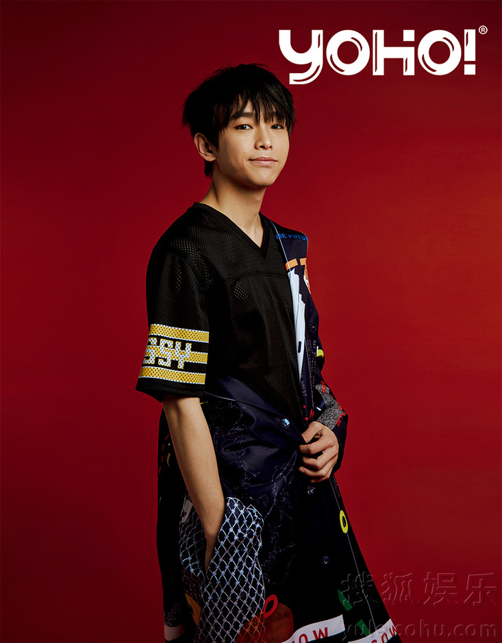 彭昱畅频登时尚杂志 眼线美男魅力爆棚-中国学