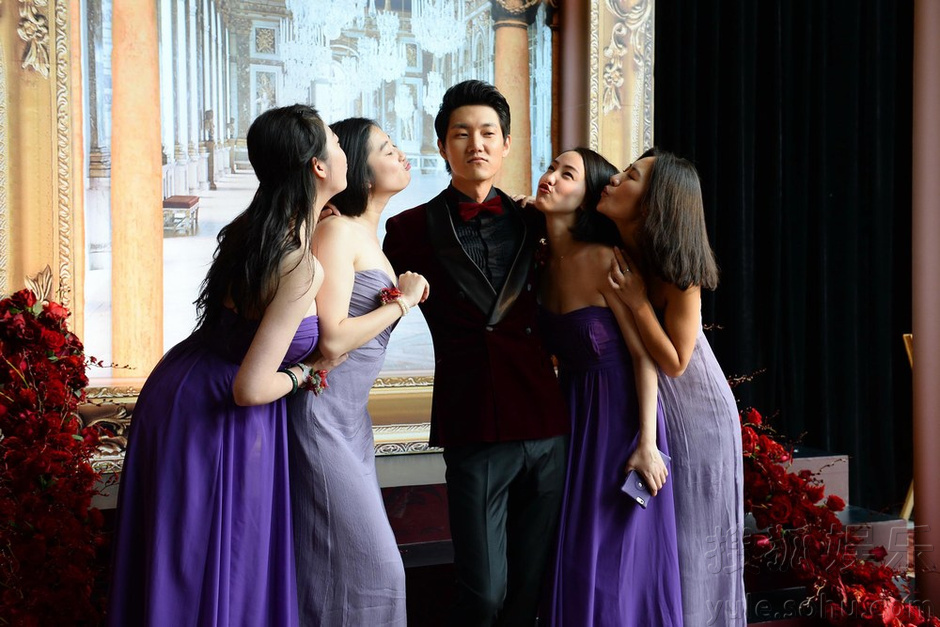 歌手王晰甜蜜大婚 送老婆银行卡当信物8506926-娱乐频道图片库-大视野-搜狐