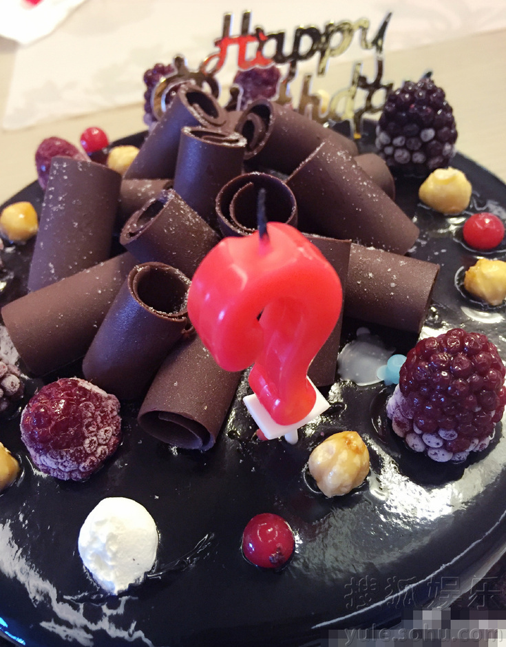  贾静雯41岁生日 晒一对女儿 感恩珍惜眼前_扬子