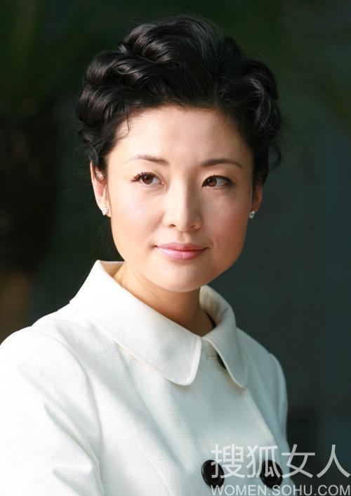 董卿个人资料_董卿个人收入