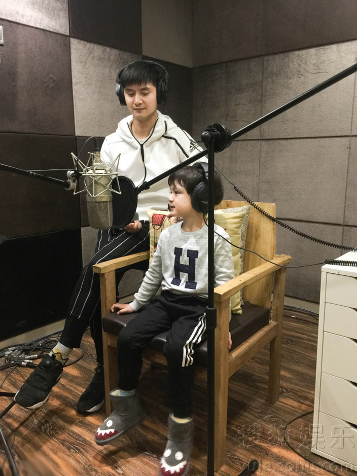 叶一茜小亮仔大玩亲亲  田亮陪伴森碟录音超有爱