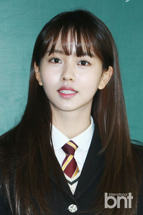 童星金所炫初中毕业 秀可爱清纯毕业证照片75