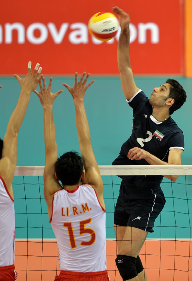 高清:中国男排负伊朗无缘决赛 队员们失望离场