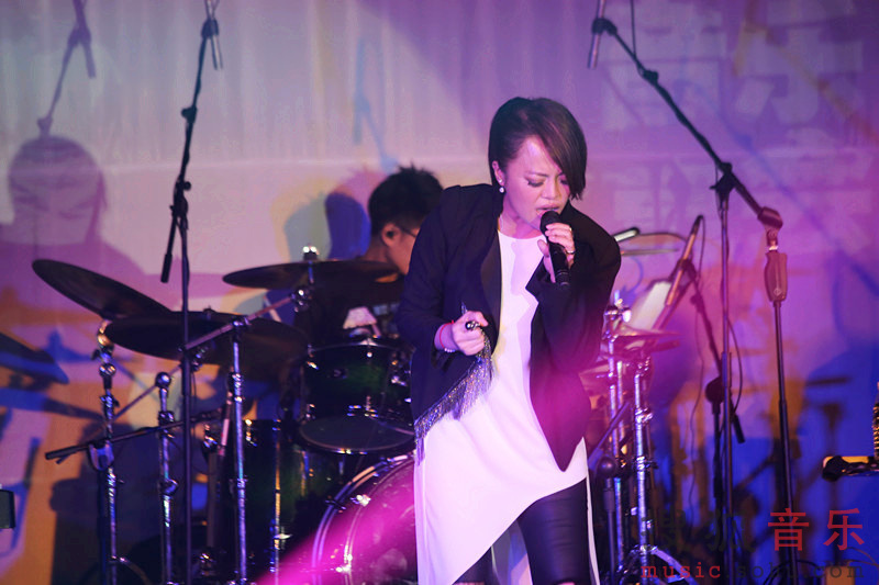 戴爱玲简谱_光芒戴爱玲程亦治