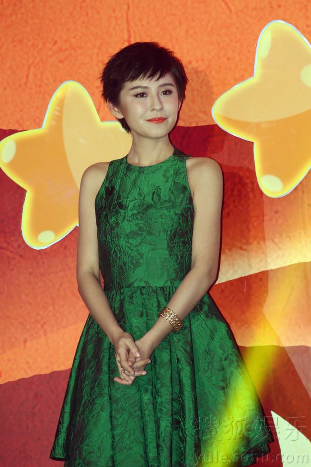 热扎依爆料:徐静蕾为联络感情带我们去夜店