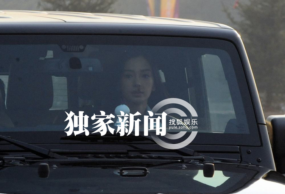 独家:angelbaby北京拍顾长卫新戏 驾车追陈赫