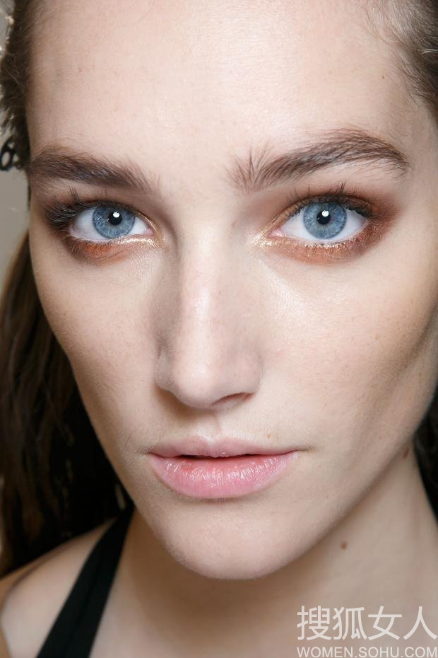 金属光感双眸配湿发 名媛的<em>诱惑</em>5564038-女人