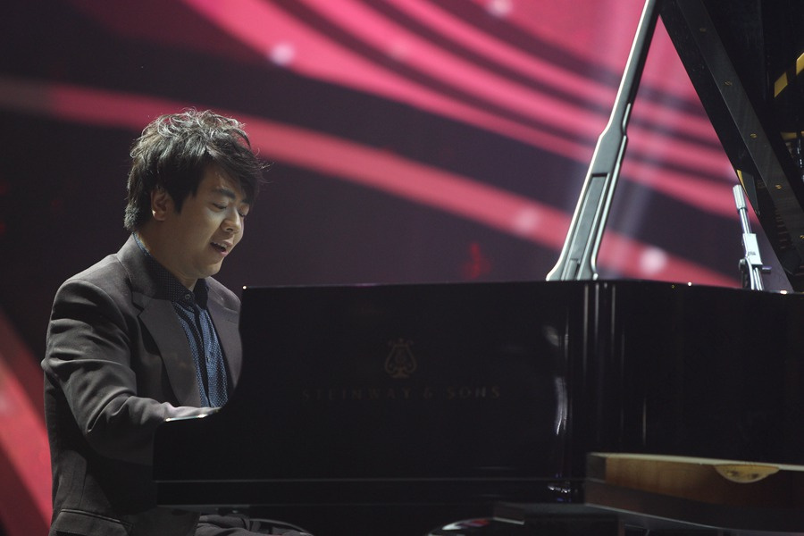第二届搜狐时尚盛典 朗朗钢琴独奏6044838-搜