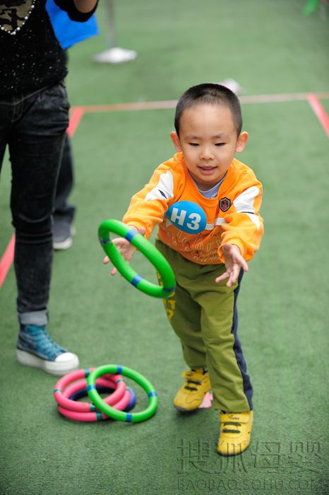 2013搜狐宝宝秋季运动会--套圈5665338-母婴