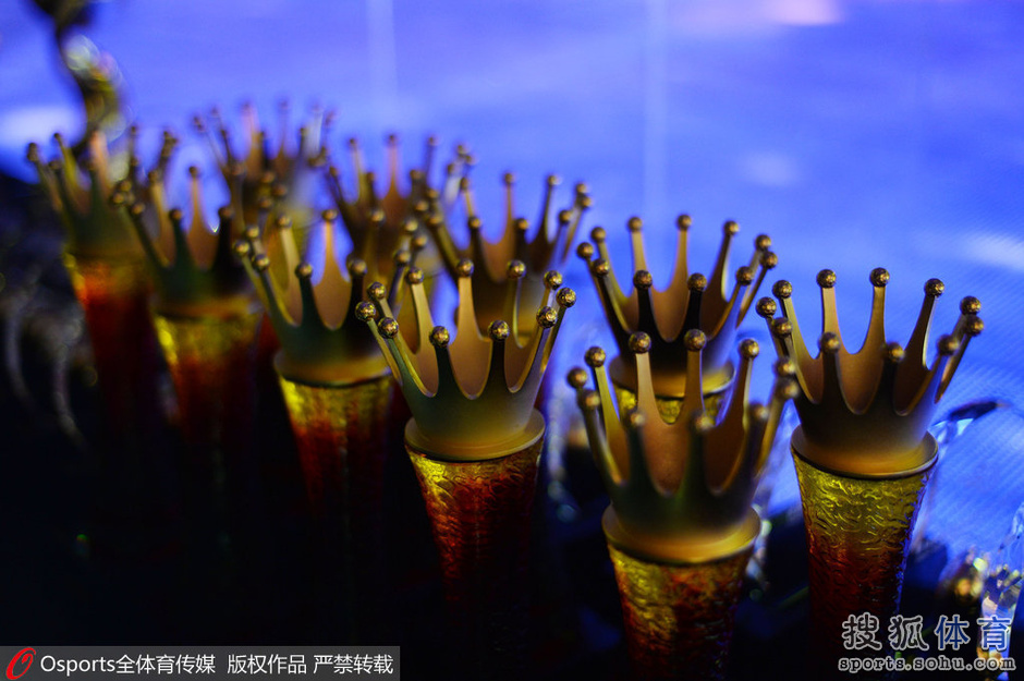 高清:中超颁奖礼星光璀璨 王大雷曾诚武磊登台