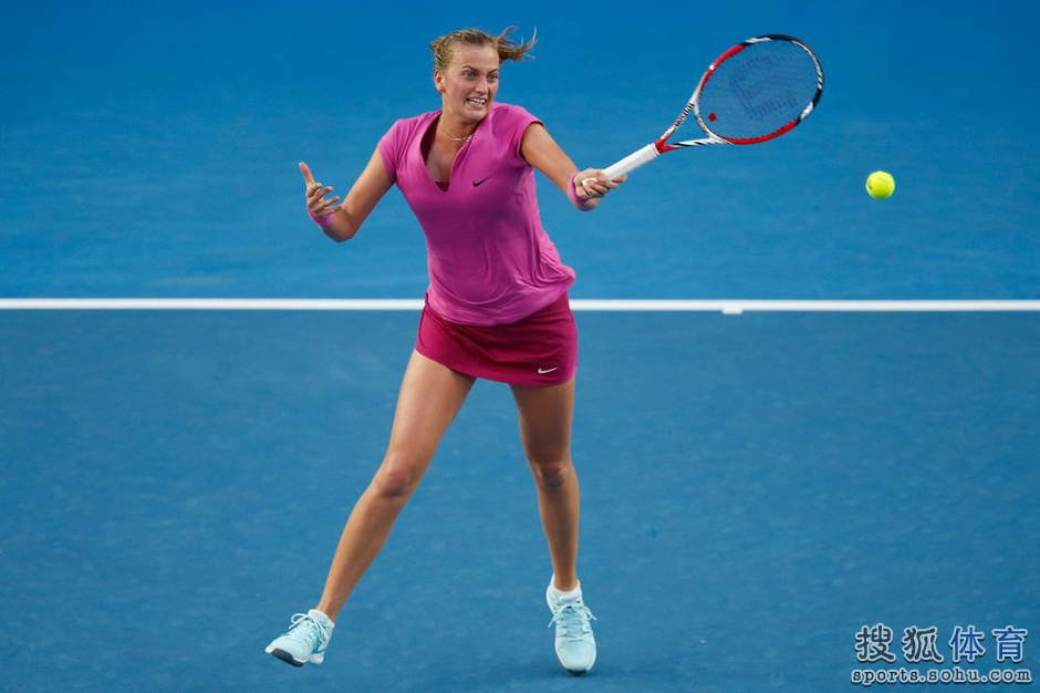 <em>高清</em>:科维托娃失利球拍遮脸小<em>泰妹</em>呐喊秀激情