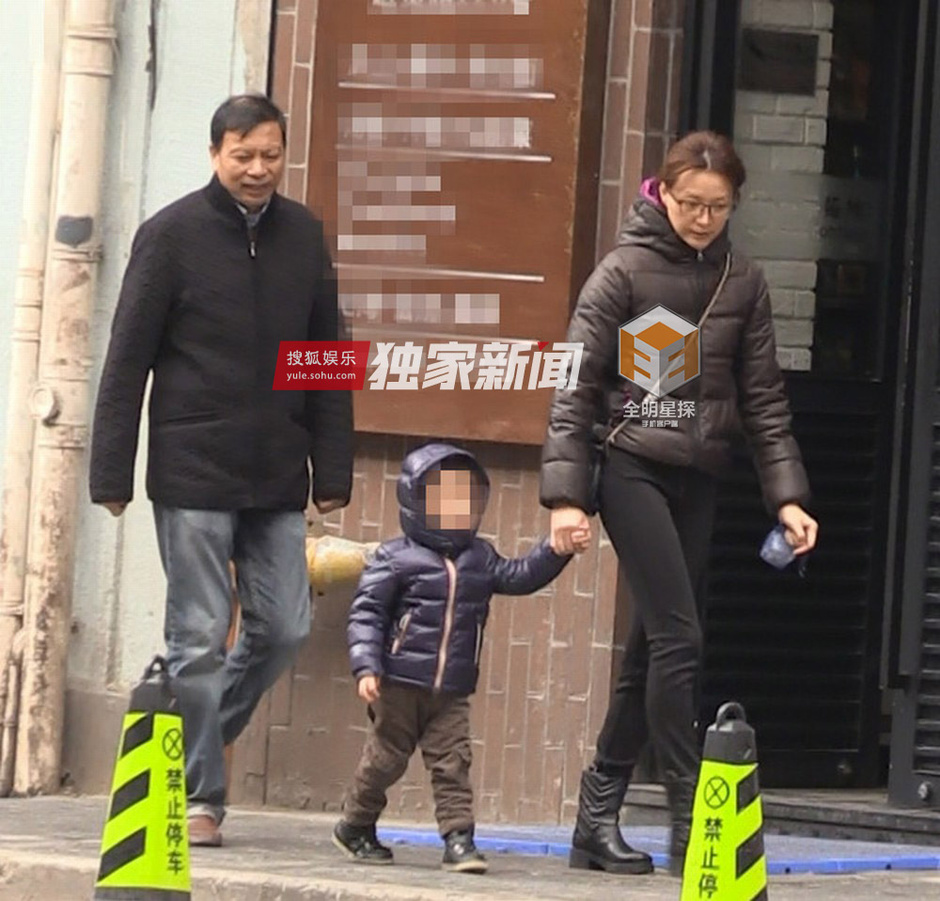 董卿素颜携子买新衣 她的春节比谁都早 (组图)