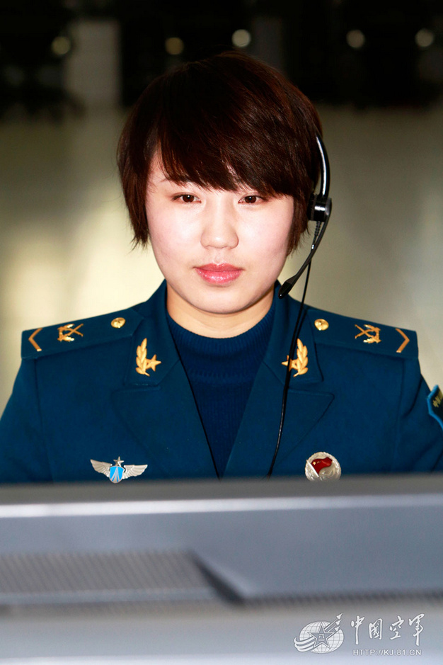 "空军总机"女兵话务员曝光