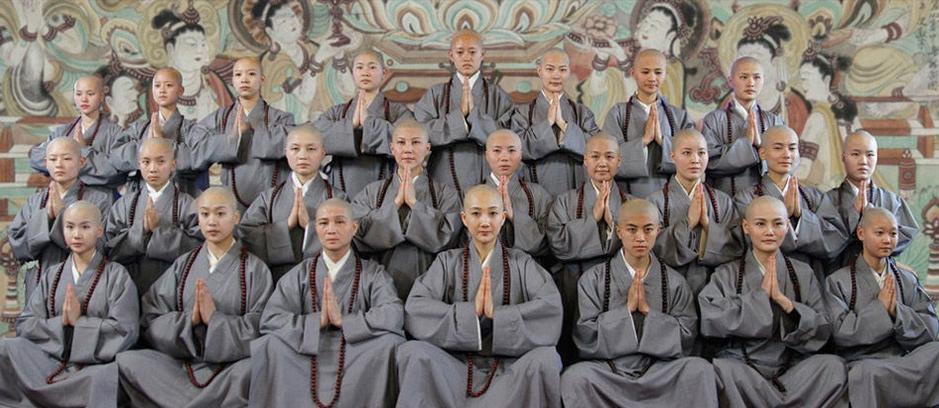 三十多个妙龄女尼姑上阵杀鬼子图片