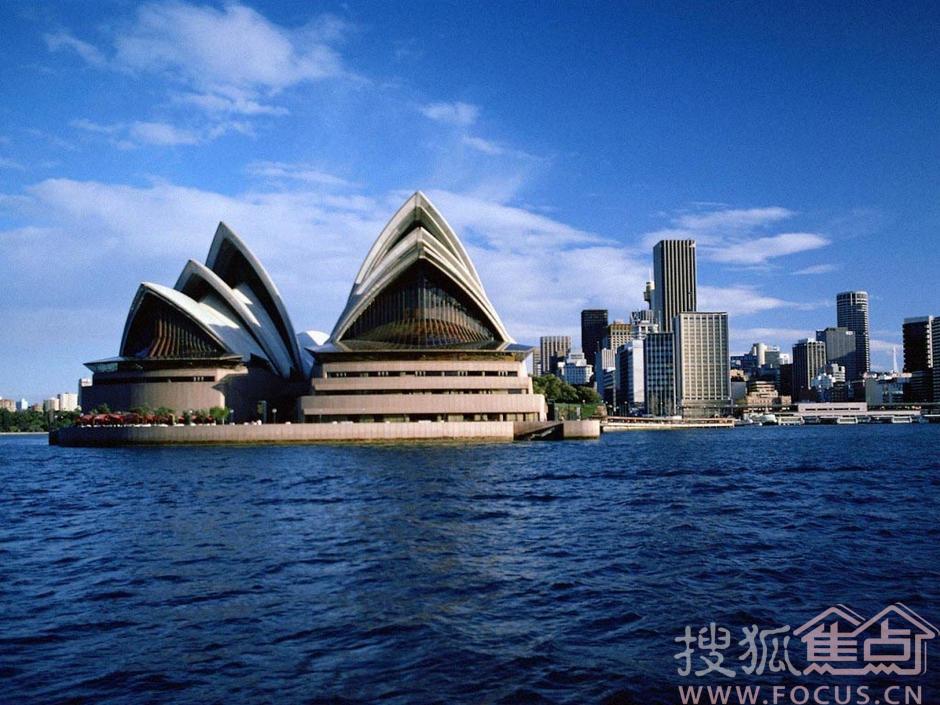 也是世界著名的表演艺术中心,已成为悉尼市的标志性建筑
