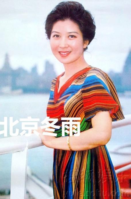 曝白莲花扮演者吴海燕近照 成熟稳重容光焕发