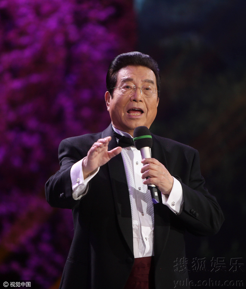 陕西卫视鸡年春晚:李双江红围巾献歌神采奕奕(图)