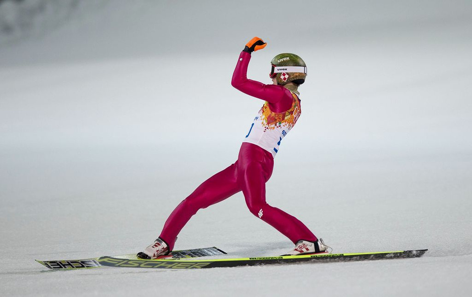 施托赫赛后庆祝胜利 2月9日,在2014年索契冬奥会跳台滑雪